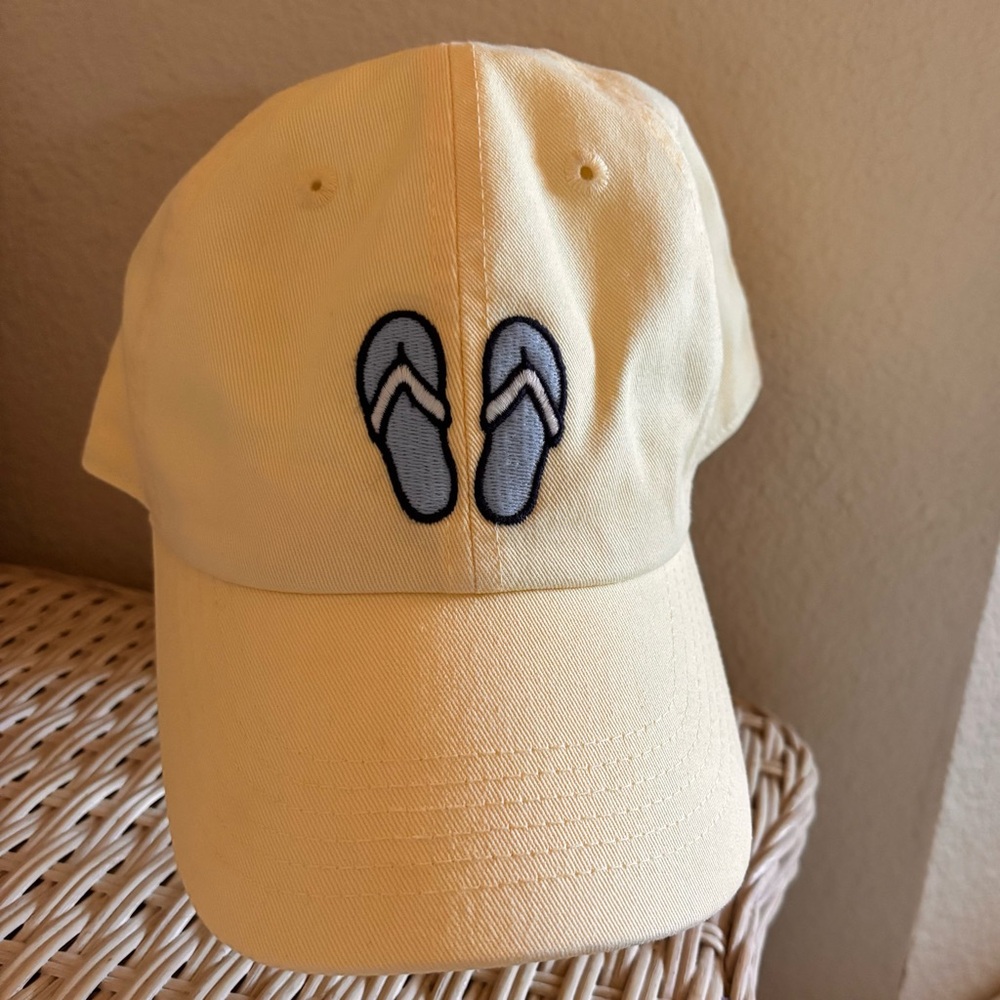 Life Is Good  Chill Cap Embroidered Flip-Flops NWT Adjustable